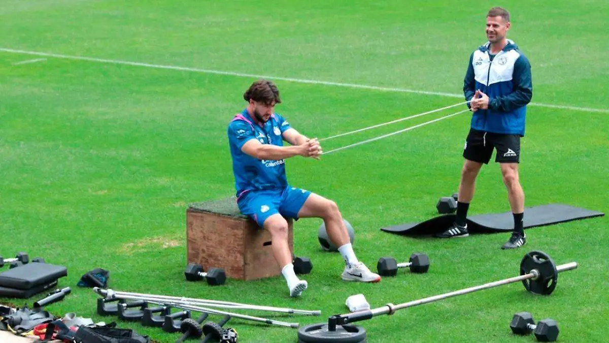 Después de seis semanas de su operación, Lucas Cavallini continúa su rehabilitación con el Club Puebla  Erik Guzmán